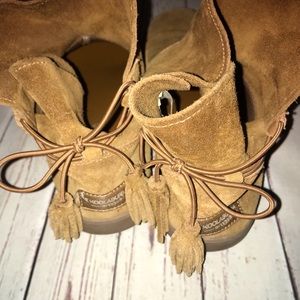 Used Koolaburra Uggs women boots!